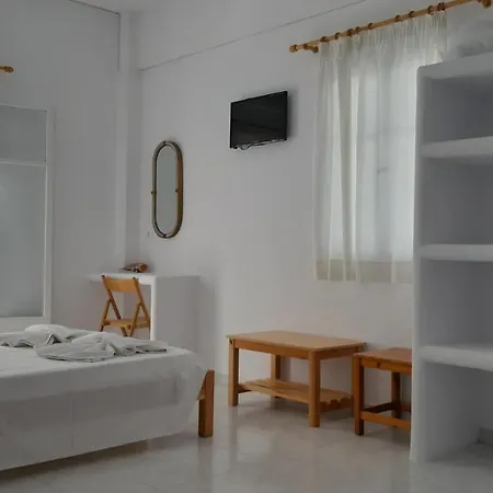Bizas & 3* Parikia (Paros)