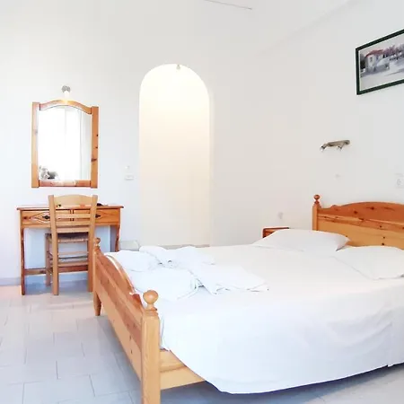 Guest house Bizas & Parikia (Paros)