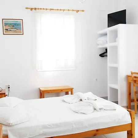 Bizas & Guest house 3*