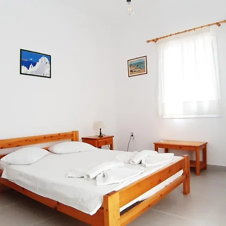 Guest house Bizas & Parikia (Paros)