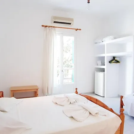 Bizas & 3* Parikia (Paros)