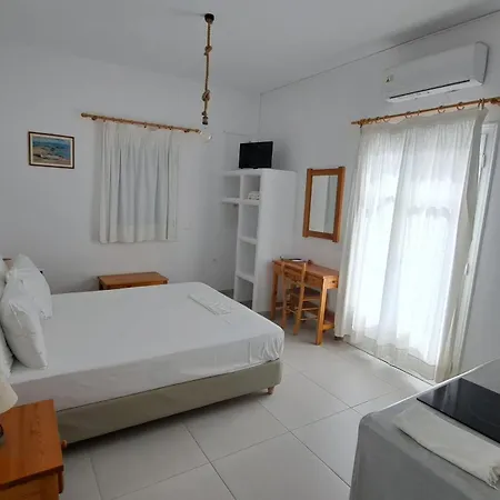 Bizas & 3* Parikia (Paros)