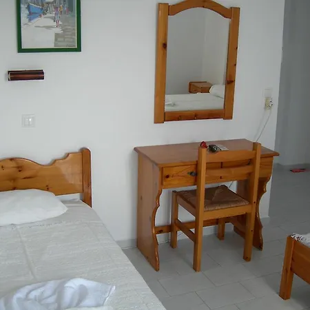 Bizas & Guest house Parikia (Paros)