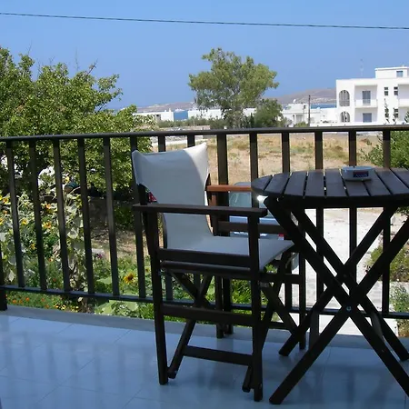 Bizas & Guest house Parikia (Paros)