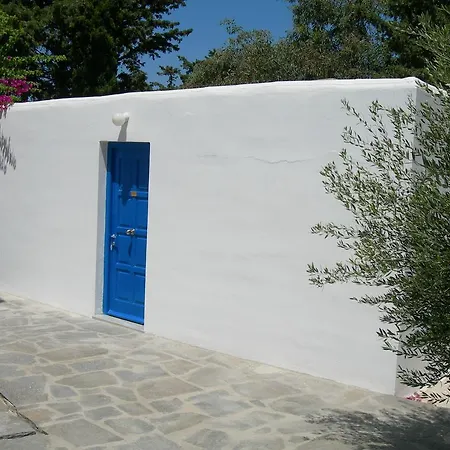 Bizas & Guest house 3*