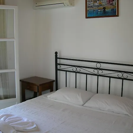 Bizas & Parikia (Paros)