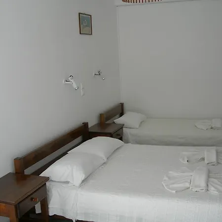 Bizas & Guest house Parikia (Paros)