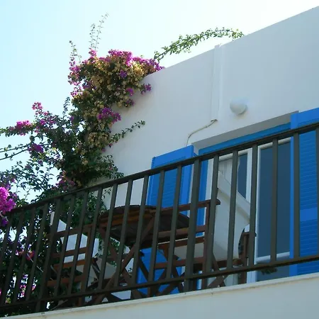 Bizas & 3* Parikia (Paros)