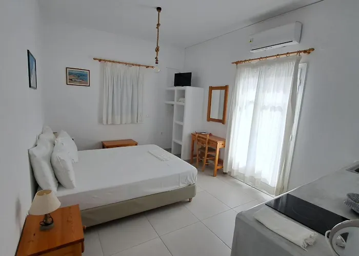 Bizas & 3* Parikia (Paros)